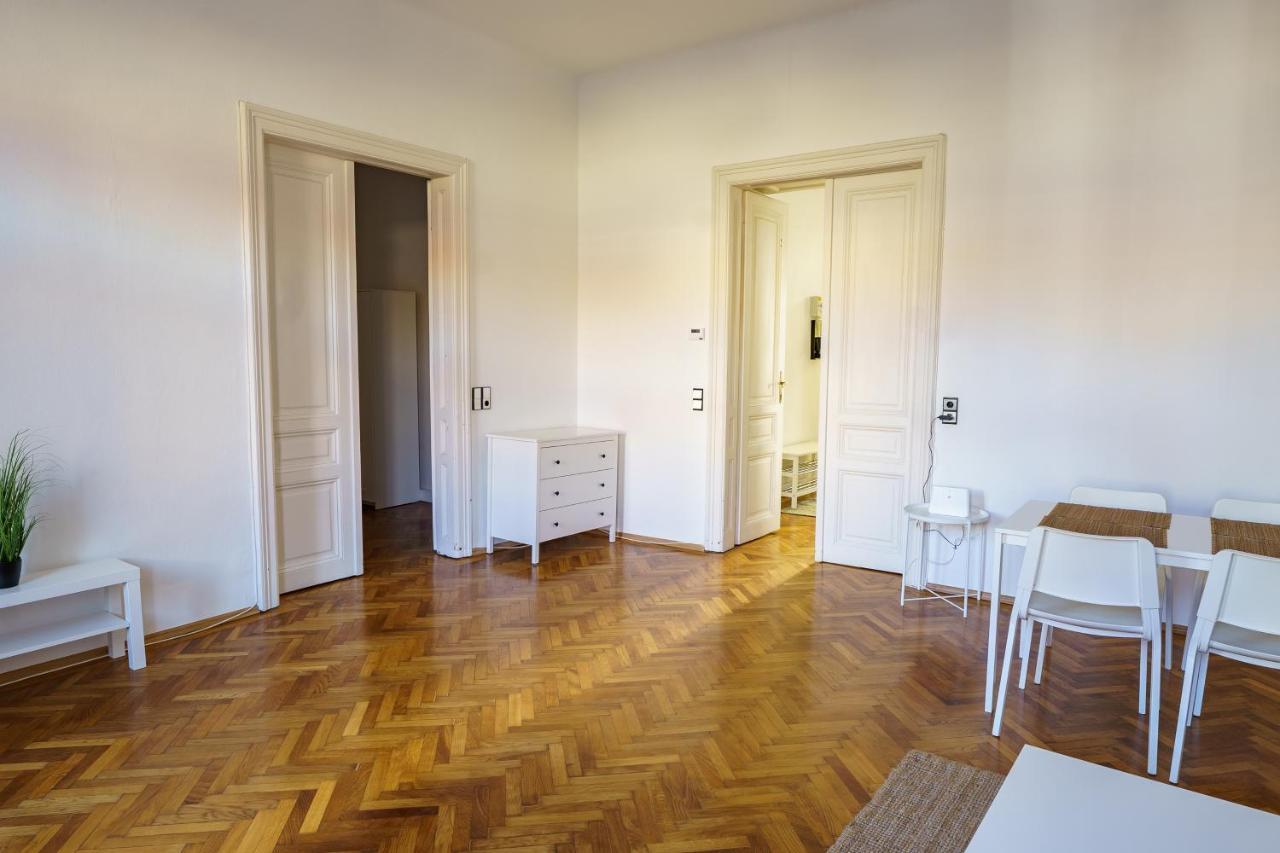Vienna City Apartments 1060 เวียนนา ภายนอก รูปภาพ
