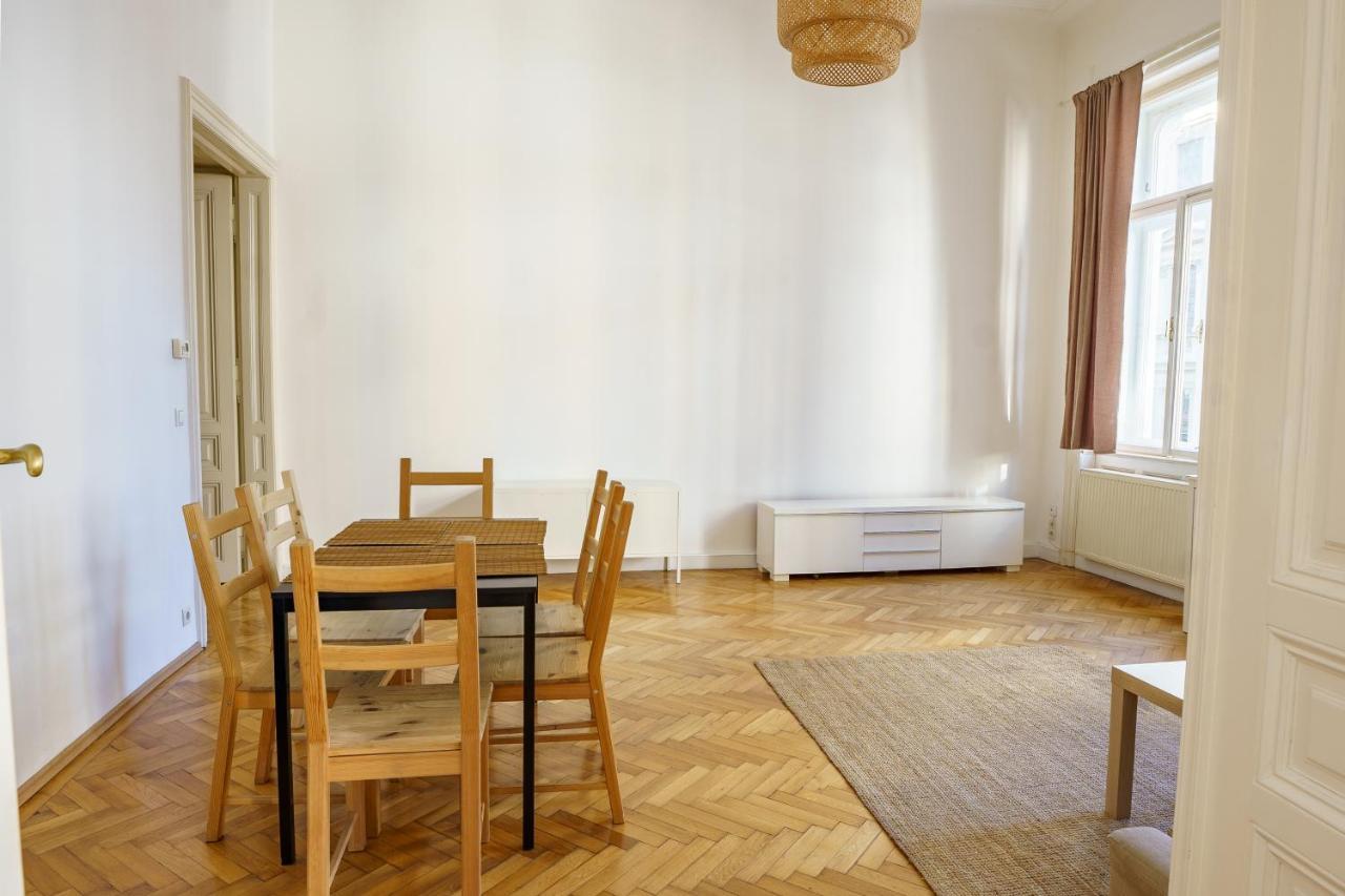 Vienna City Apartments 1060 เวียนนา ภายนอก รูปภาพ